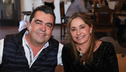  Javier Gómez y Patricia Gaviño.