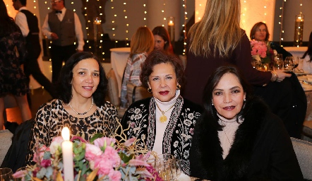  Maricarmen Duque, Teresa Velasco y Lucía Betancourt.
