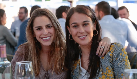  Paulina Aguirre y Carmelita Del Valle.