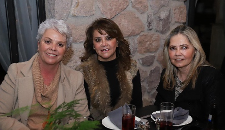  María Elena Gordoa, Margarita Lozano y Lupita Penilla.
