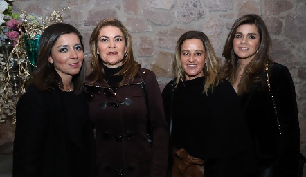  Karla Sarquis, Margarita Sarquis, Romina Madrazo y Yezmín Sarquis.