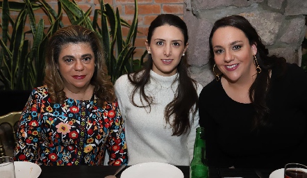 Claudia Abud, Catalina Abud y Julieta Garelli.