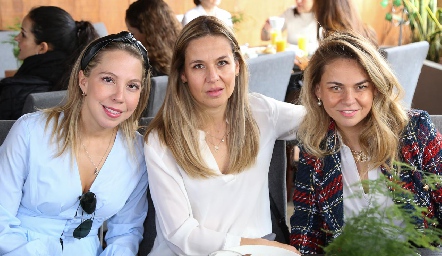  Fernanda Guevara, Marcela Torres y Monse Torres.