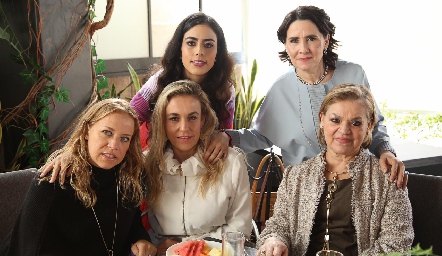  Mariana, Mónica y Lula Torres, Lula López y Mónica Labastida.