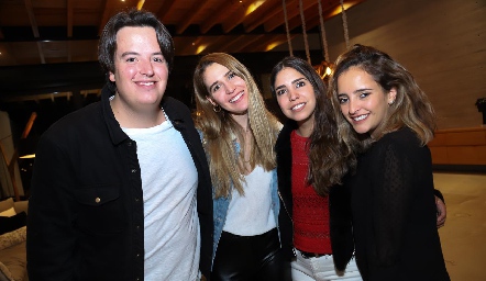  Javier Herrera, Anasty Cano, Adriana Estrada e Isa Torres.