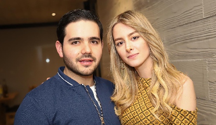  Mauricio Mahbub y Valeria Guerrero.