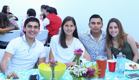  Raúl Dávalos, Natalia González, Diego Gatica y Regina Morones.
