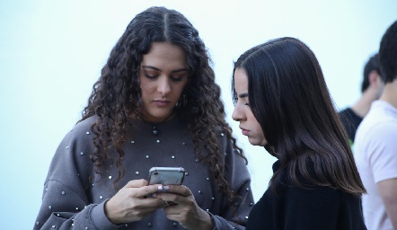  María Meade y Mariana Anaya.