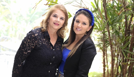  Luzma Márquez de Ruiz con su hija Luzma Ruiz.