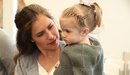  Carmelita Berrueta con su hija Carmelita.
