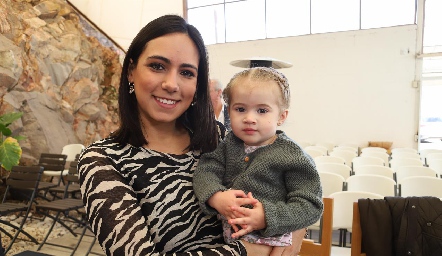  María José Berrueta y Carmelita.