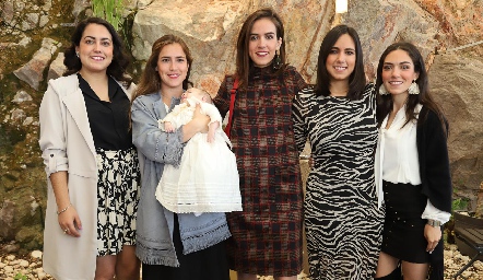  Rodrigo con las hermanas Berrueta Zapata.