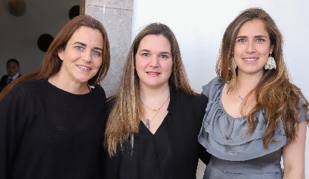  Martha Martínez, Mariana Martínez y Carmelita Berrueta.