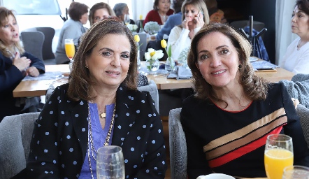  Dora Cabrera y Mónica Alcalde.