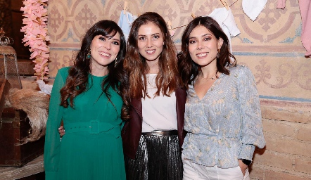  María José, Elizabeth y Ximena Treviño.