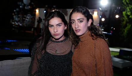 Isabela Medina y Luciana Abud.