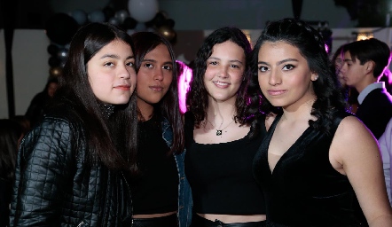  Sara, Mariana, Regina y Ximena.