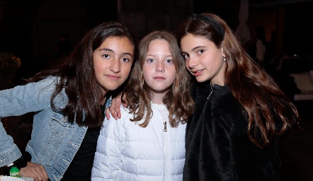 Isabella, Ximena y Cayetana.