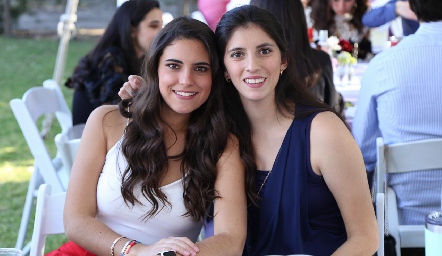  María Dolores Gómez y Luisa Santillán.
