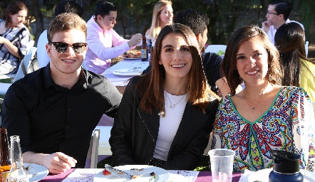 Keko Mendizábal, Ana Castrillón y Valeria Rangel.