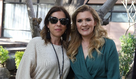  Daniela Calderón y Paola Vázquez.