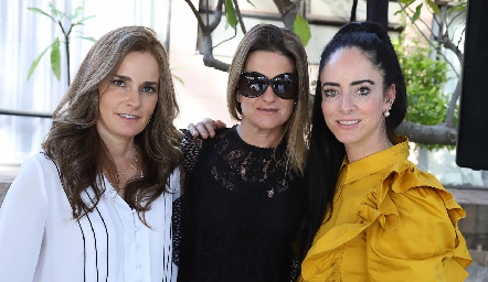  Lorena Quiroz, Alejandra Celis y Gaby Herrán.