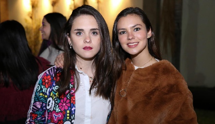  Emilia Meade y Renata Acevedo.