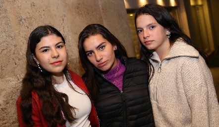  Renata Chávez, María José García y Mariana Barrón.