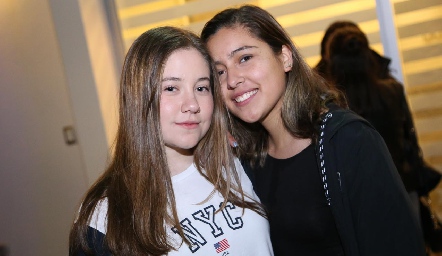  Andrea López y Lupita Briones.