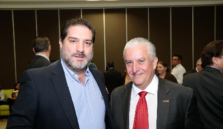  Fernando Macías y Luis Gómez.