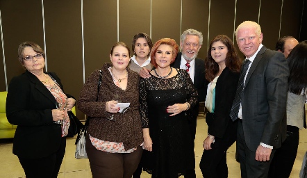 Marcela Serment, Marcela de Icaza, Lizeth Rosas, Leticia Serment, Víctor Rosas, Clara Rosas y Víctor Rosas.