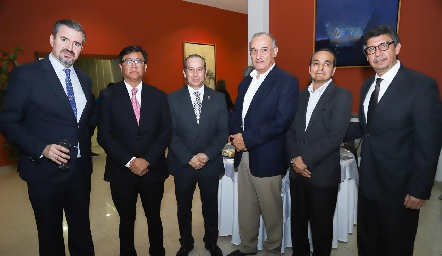  Mario Güemes, Octavio Arenas, Salvador Esparza, Víctor Tapia, Lucio Romero y Mauro Ruiz.
