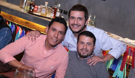  Pedro Vega, Oscar Vega y David Ruiz.