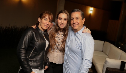  Patricia Espinosa, Paty Dantuñano y Alejandro Sánchez.
