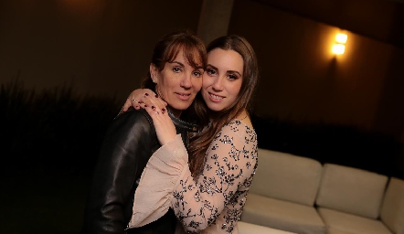  Patricia Espinosa con su hija Paty Dantuñano.
