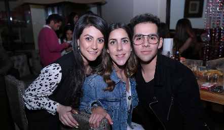  Norma de la Tejera, Pau Aguilar y Aarón Atilano.