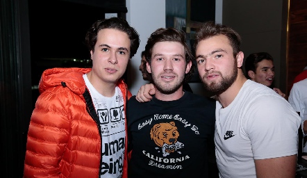  César Flores, Óscar Mendizábal y Memo Pizzuto.