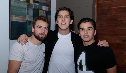  Memo Pizzuto, Daniel Villarreal y Gonzalo Alcalde.