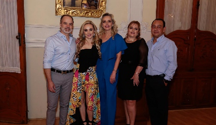  José Luis Piñero, Jessica Torre, Paty Piñero, Soledad Piñero y Alejandro Padilla.