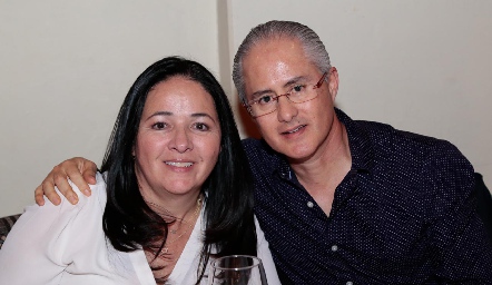  Claudia Álvarez y Jorge Aldrett.