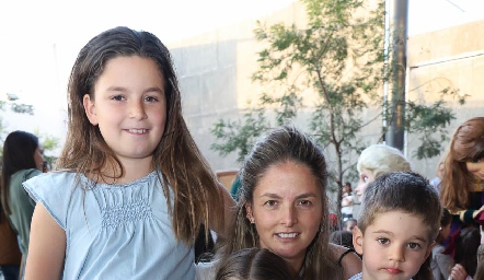 Marijó, María José López, Lucía y Edu.