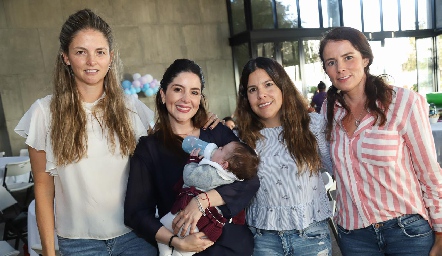  María José López, Andrea Cervantes, Andy, Cristina Barragán y Patricia Quiroz.