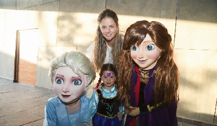  María José López y Lucía con Elsa y Ana.