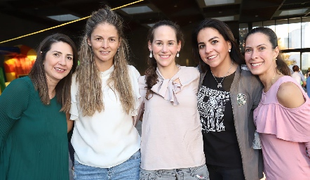  Rosy Loredo, María José López, Montse González, Fernanda Castillo y May Chávez.