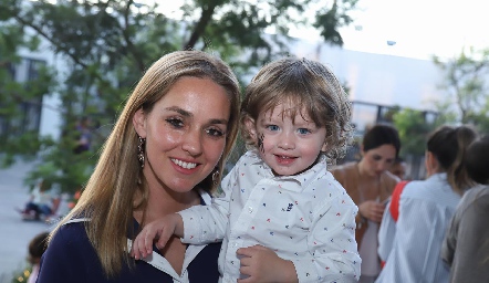  María Torres y Santy.