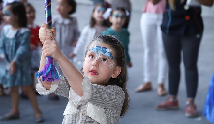  Rompiendo la piñata.