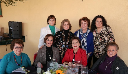 María del Carmen Valdés, Chelito Mercado, Mercedes Padrón, Gina Guerrero de Rodríguez, Hilda Padrón, Marcela Padrón de Mier, Susana Moya y Yoya Padrón.