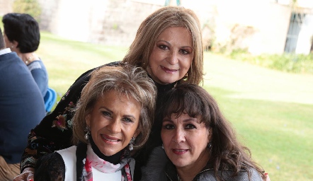  Gloria Estrada, Chelito Padrón y Lila González.