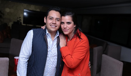  Oscar Álvarez y Nina Galarza.
