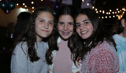  Eugenia, Andrea y Nuria.
